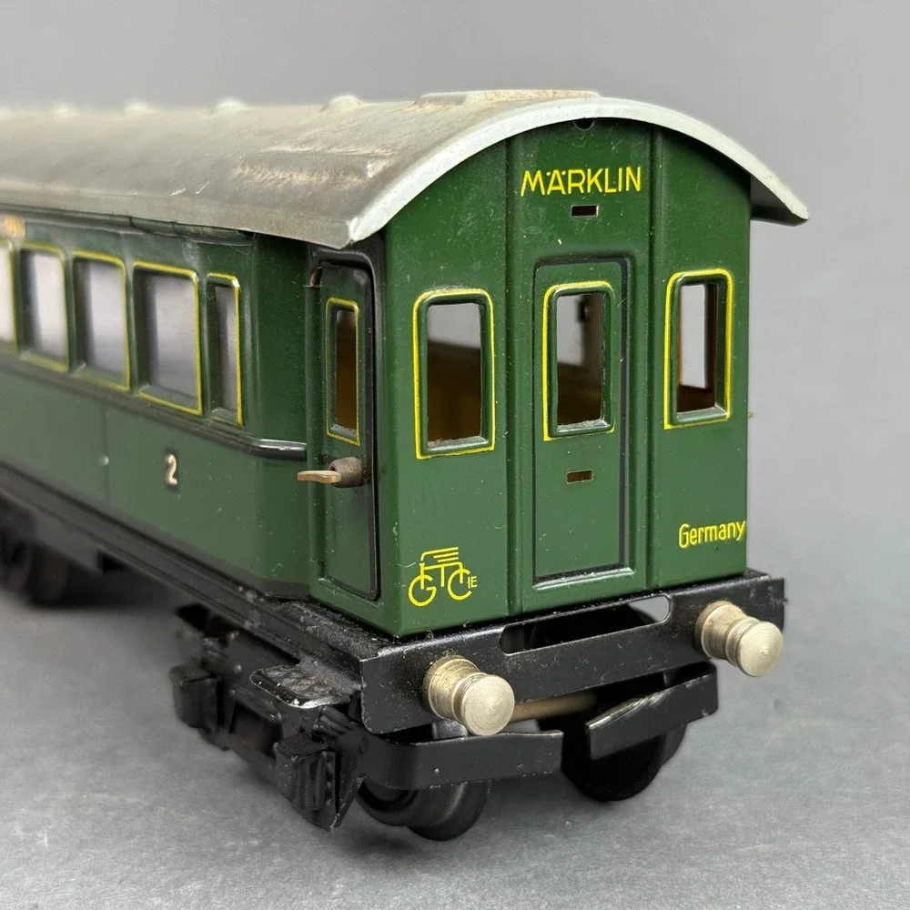 Marklin O-gauge #17510 Tinplate Passenger Car Green, vintage